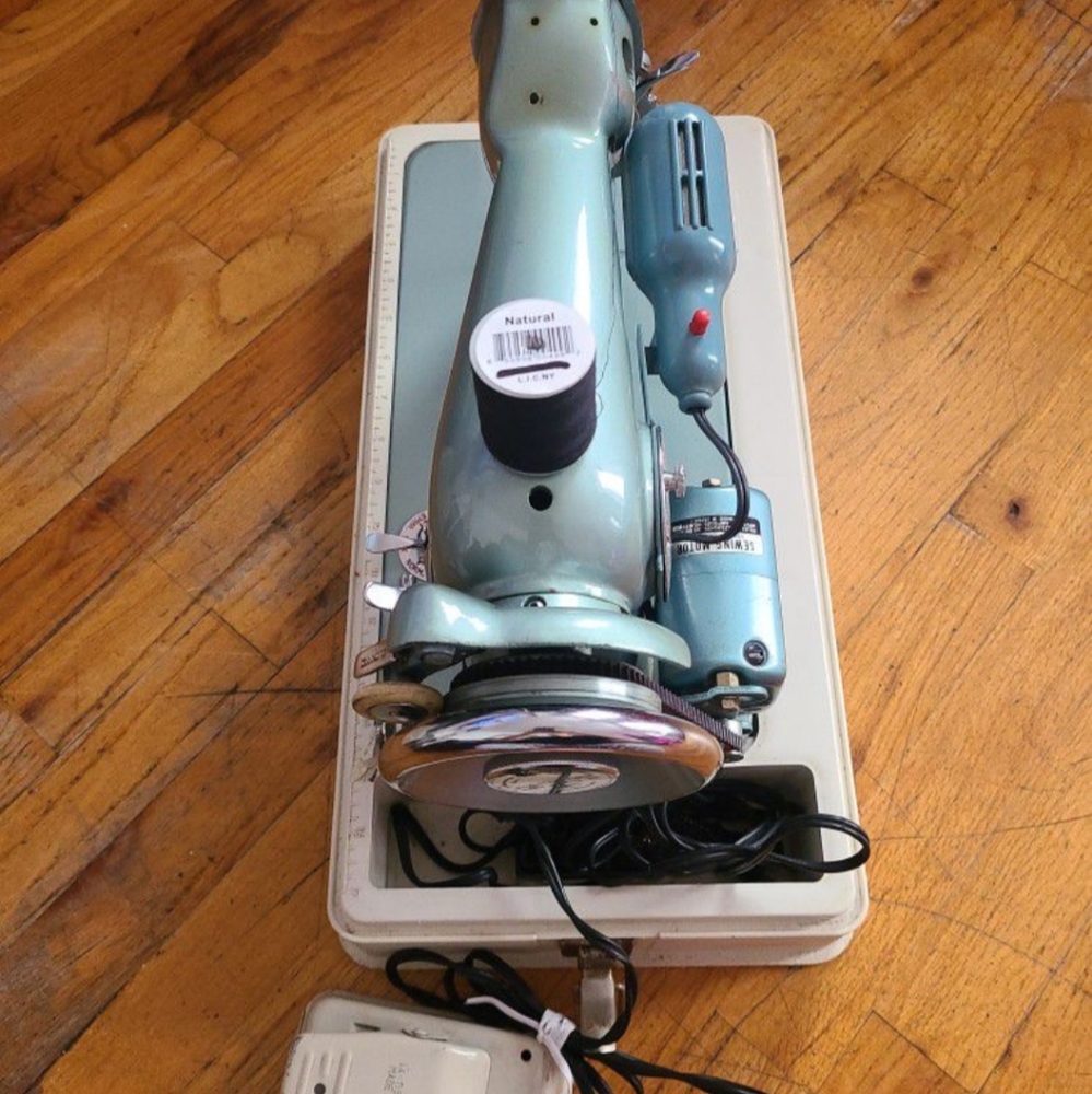 Deluxe Precision Sewing Machine - Picture 2 of 4